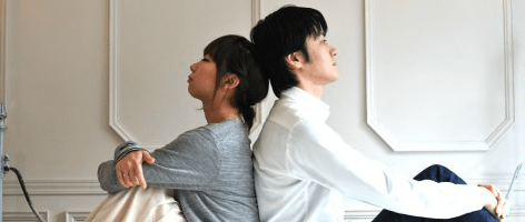 結婚を悩む男女