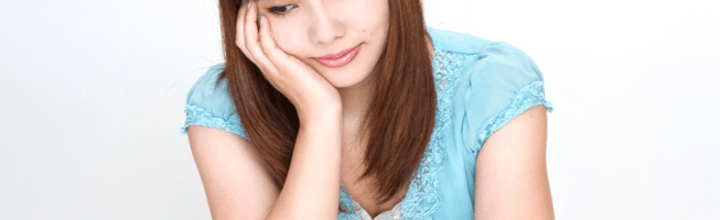 恋愛が上手くいかず悩む女性
