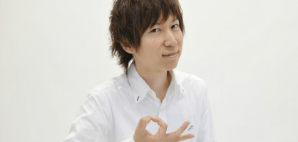 結婚する場合の年収を語る男性