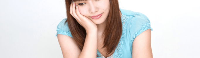婚活パーティーで失敗し落ち込む女性