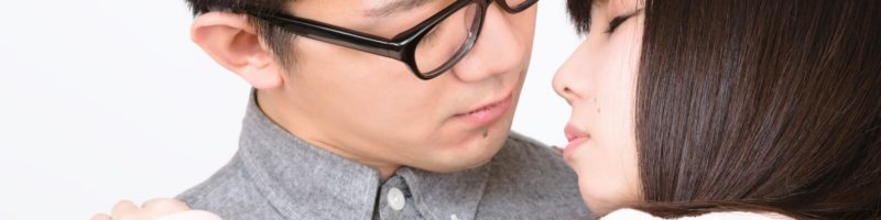 キスと同時に胸を触ろうとする彼氏の心理 理由 目的